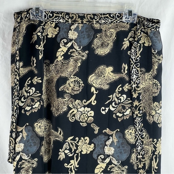 NEW- Wrap Around, Waist Tie, Floral, Scroll Design Hem Long Maxi Dress One Size - Picture 5 of 9